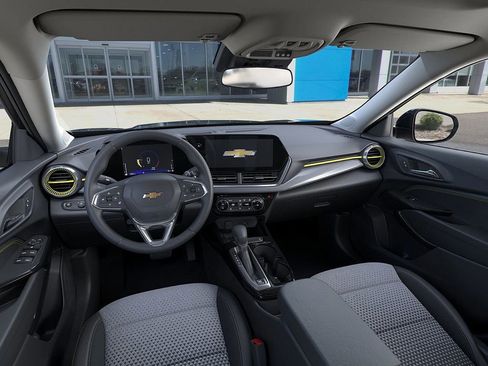 New 2026 Chevrolet Trax LT image 15