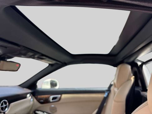 Used 2014 Mercedes-Benz SLK 250 image 11