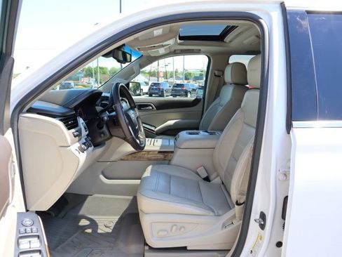 Used 2016 GMC Yukon XL Denali w/ Open Road Package AWD/4WD image 9