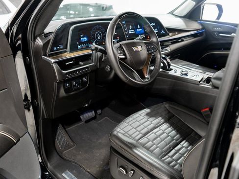 Used 2024 Cadillac Escalade ESV Sport Platinum w/ LPO, ONYX Package image 9