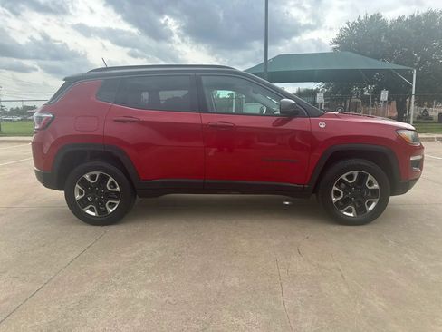 Used 2018 Jeep Compass Trailhawk AWD/4WD image 4