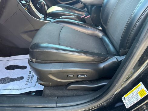 Used 2019 Chevrolet Trax LT w/ LT Convenience Package image 19