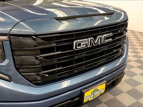 Used 2024 GMC Sierra 1500 Elevation w/ LPO, Elevation Black Package AWD/4WD image 32