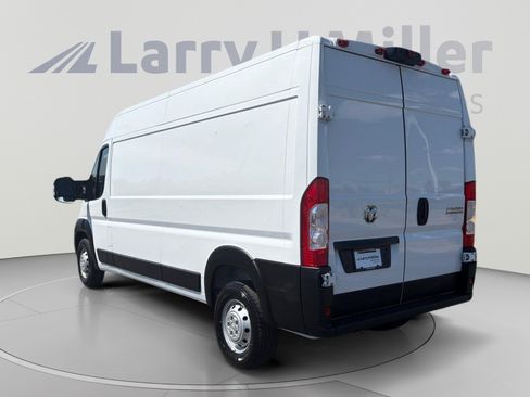 Used 2023 RAM ProMaster 2500 FWD image 3