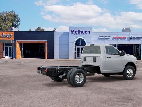 New 2026 RAM 3500 Tradesman w/ Chrome Appearance Group A AWD/4WD image 4