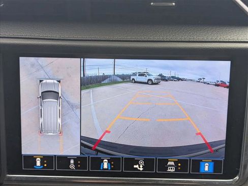 Used 2021 GMC Yukon Denali image 13