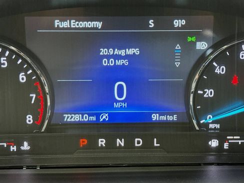 Used 2021 Ford Explorer XLT image 8