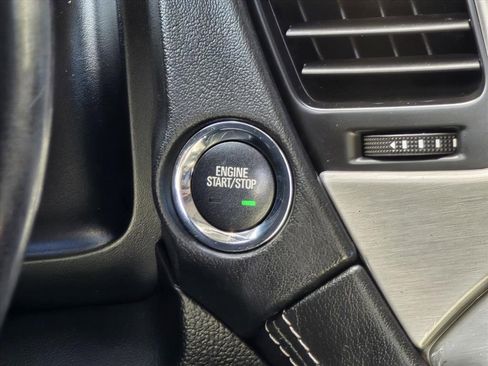 Used 2019 GMC Yukon SLT image 19