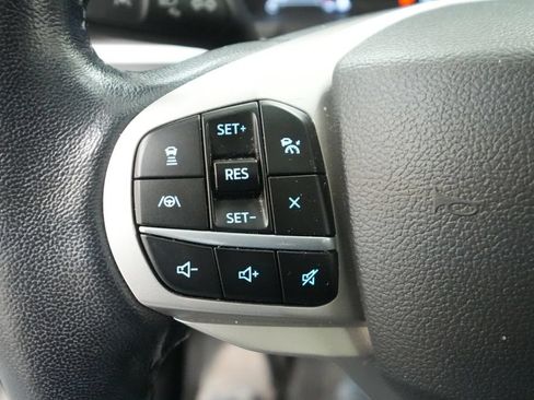 Used 2022 Ford Explorer XLT w/ Equipment Group 202A AWD/4WD image 45