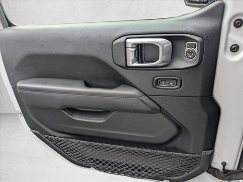 Used 2021 Jeep Wrangler Unlimited Sahara image 19