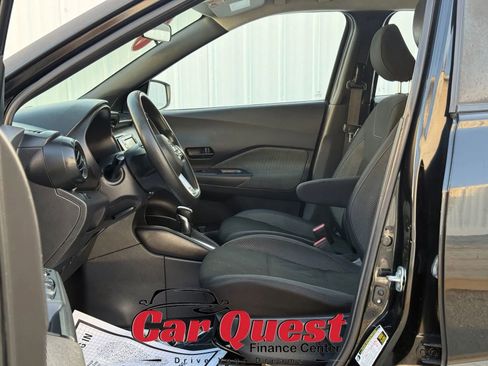 Used 2019 Nissan Kicks S image 9