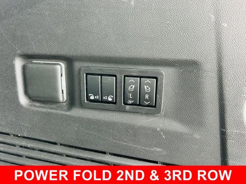 Used 2022 Chevrolet Suburban Premier image 18