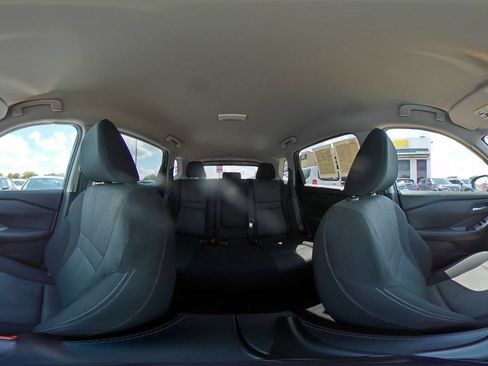Used 2026 Nissan Rogue SV FWD image 43