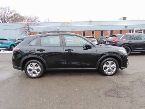 Certified 2024 Honda HR-V LX image 3