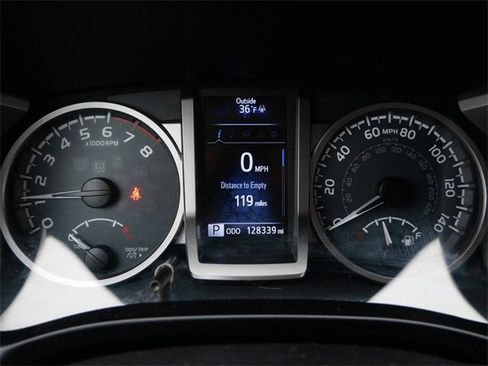 Used 2016 Toyota Tacoma SR5 image 27