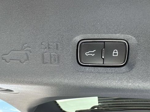 New 2026 Ford Expedition Active image 17