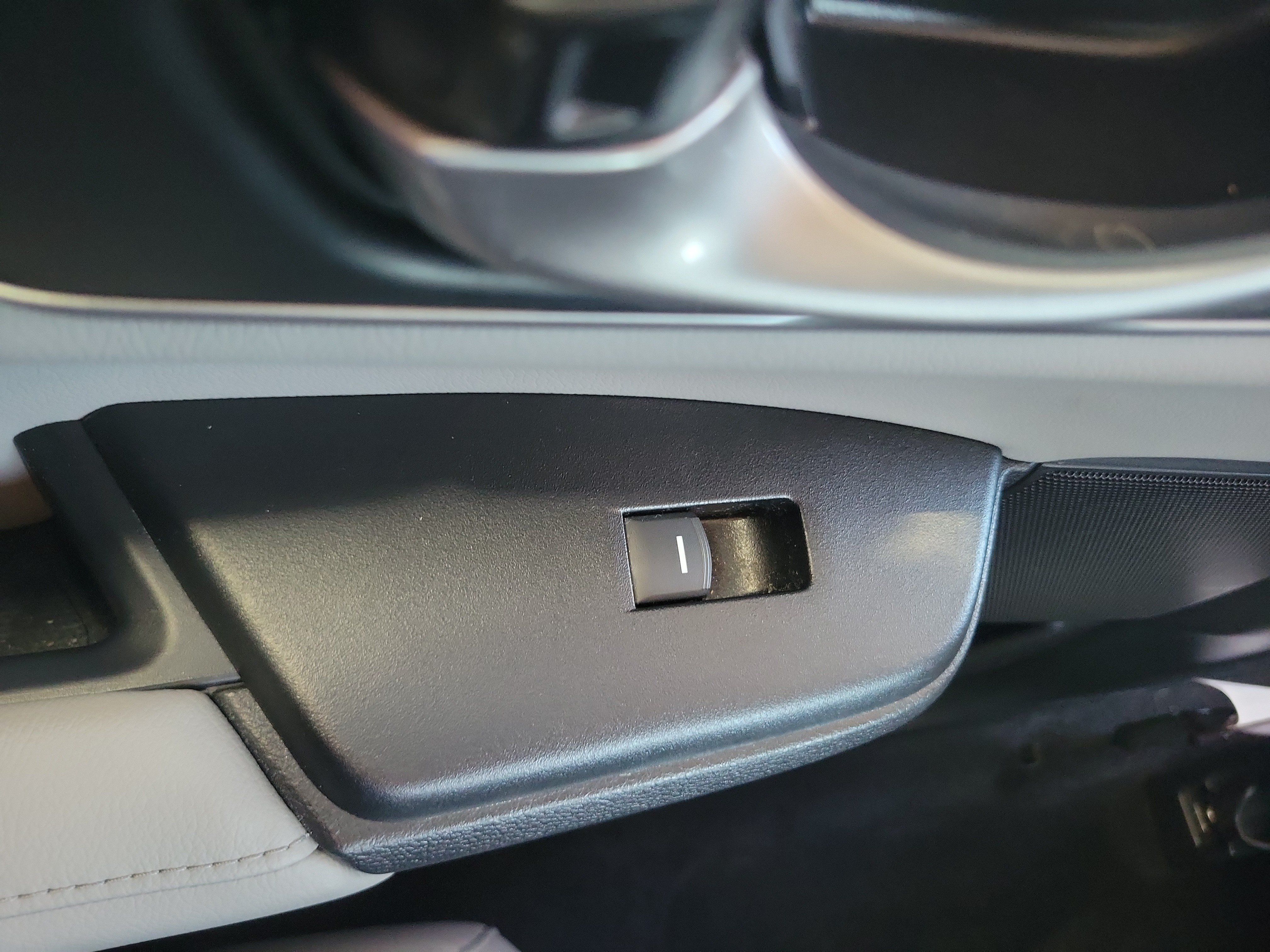 Used 2019 Honda CR-V Touring image 12