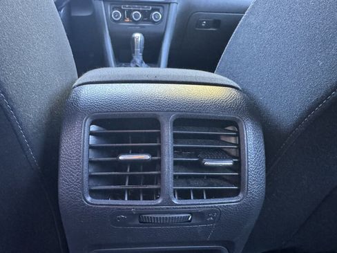 Used 2012 Volkswagen Golf TDI FWD image 29