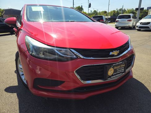 Used 2017 Chevrolet Cruze LT image 6