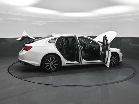 Used 2021 Chevrolet Malibu RS FWD image 28