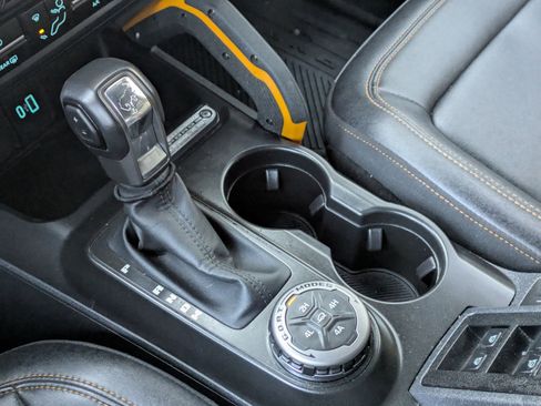 Used 2023 Ford Bronco Badlands w/ Sasquatch Package image 18