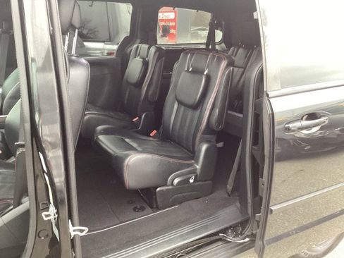 Used 2017 Dodge Grand Caravan GT image 7