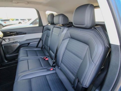 Used 2025 Lincoln Nautilus Reserve AWD/4WD image 9
