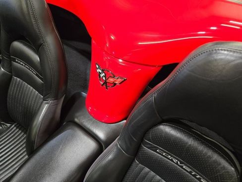 Used 2001 Chevrolet Corvette Convertible w/ Preferred Equipment Group2 image 22