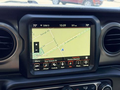 Used 2023 Jeep Gladiator Willys image 3