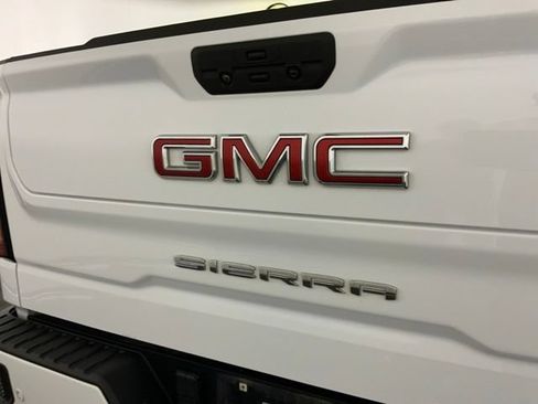Used 2021 GMC Sierra 1500 AT4 w/ AT4 Premium Package AWD/4WD image 15