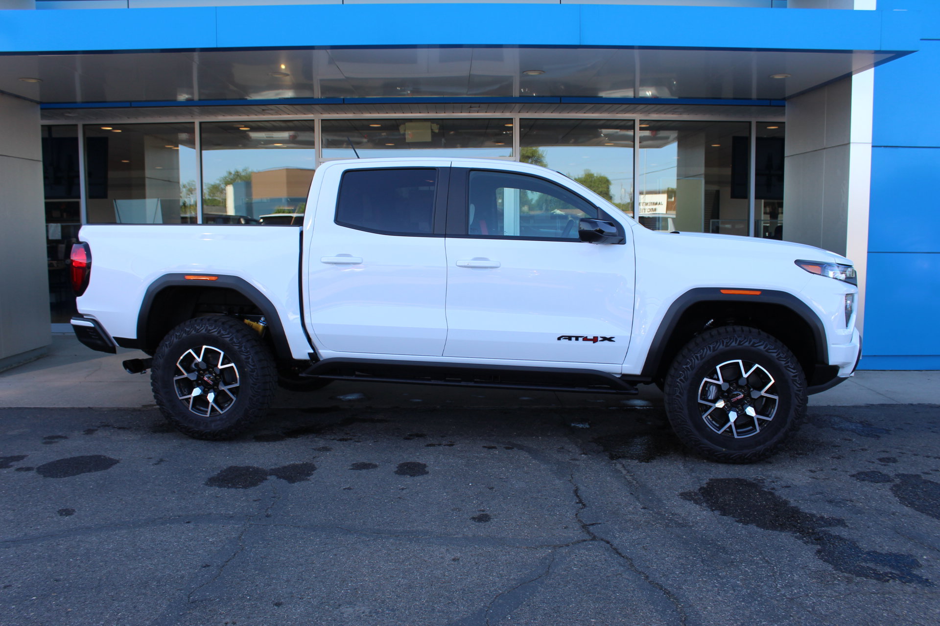 New 2026 GMC Canyon AT4X w/ LPO, Black Badging Package AWD/4WD image 2