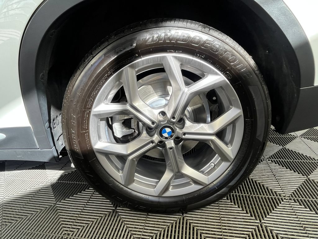 Used 2023 BMW X4 xDrive30i w/ Premium Package AWD/4WD image 15