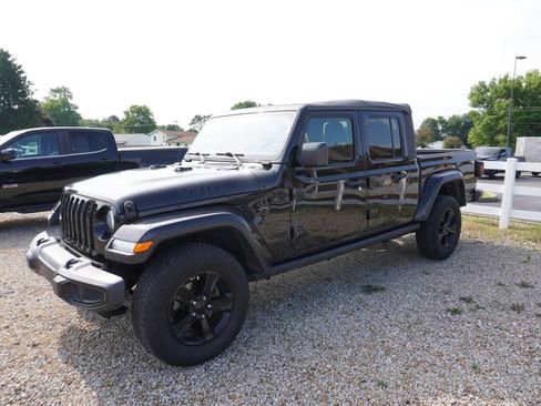 Used 2021 Jeep Gladiator Sport AWD/4WD image 1