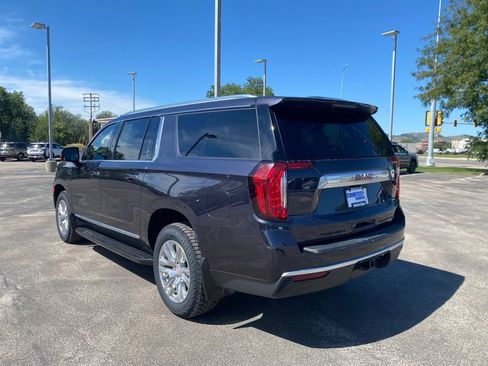Used 2023 GMC Yukon XL Denali AWD/4WD image 5
