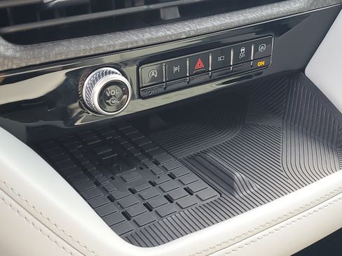 Used 2025 Ford Explorer Platinum w/ Ultimate Package image 12