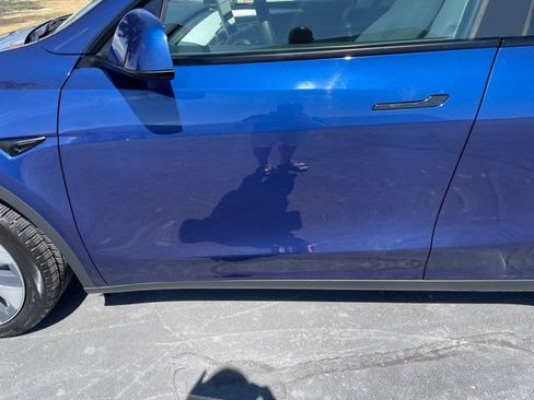 Used 2024 Tesla Model Y Long Range AWD/4WD image 25