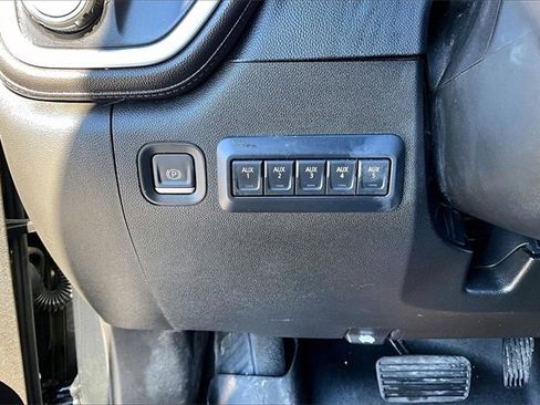 Used 2022 Chevrolet Silverado 3500 LTZ image 16