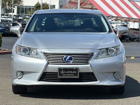 Used 2013 Lexus ES 300h w/ Luxury Pkg FWD image 10