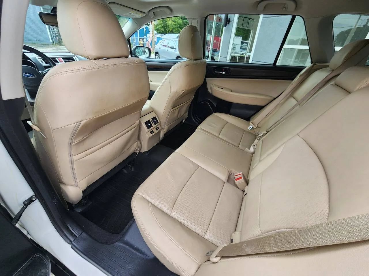 Used 2017 Subaru Outback 3.6R Limited AWD/4WD image 12