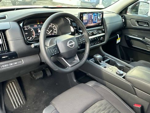 New 2026 Nissan Pathfinder SV AWD/4WD image 32