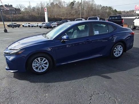 Used 2026 Toyota Camry LE w/ Convenience Package image 4