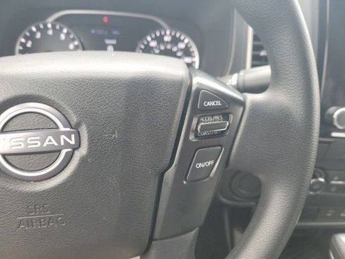 Used 2024 Nissan Frontier SV image 11