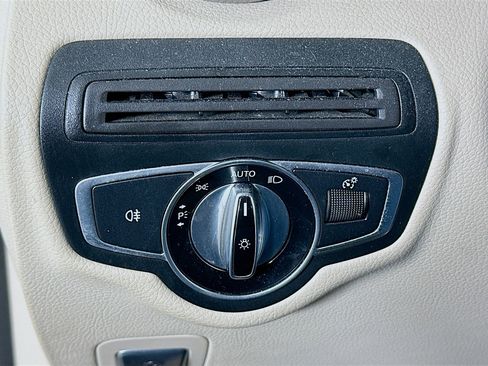 Used 2016 Mercedes-Benz GLC 300 4MATIC image 17