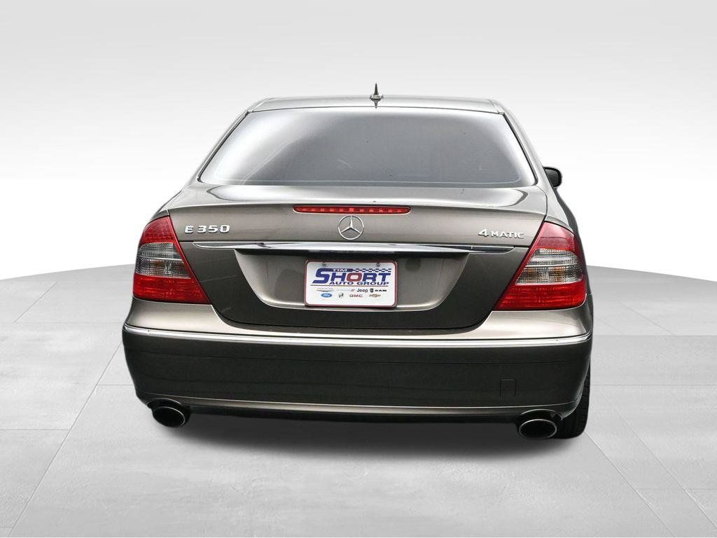 Used 2008 Mercedes-Benz E 350 4MATIC Sedan image 4