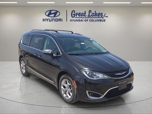 Used 2018 Chrysler Pacifica Limited FWD image 7