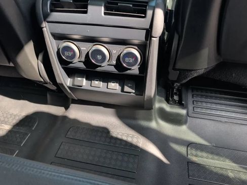 Used 2021 Land Rover Defender 110 SE AWD/4WD image 33