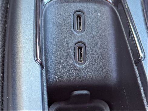 Used 2025 Chevrolet Equinox EV RS FWD image 26