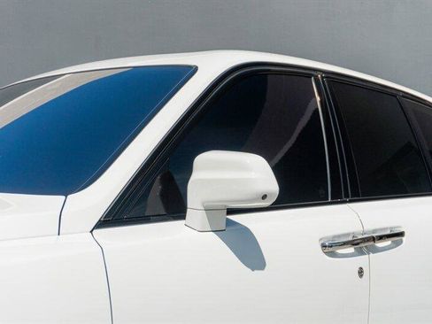 Used 2024 Rolls-Royce Cullinan Black Badge image 40