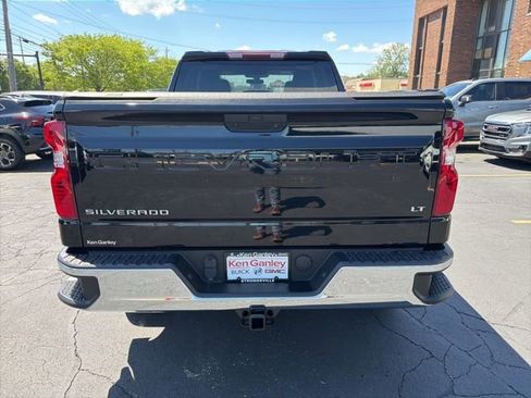 Used 2022 Chevrolet Silverado 1500 LT AWD/4WD image 5