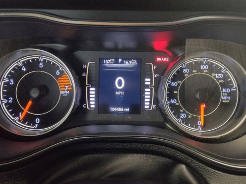 Used 2019 Jeep Cherokee Latitude w/ Popular Appearance Group image 23